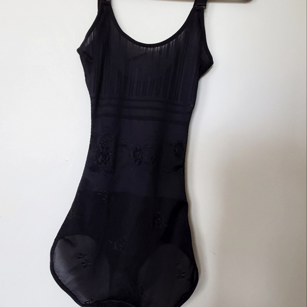 🐈‍⬛ 4 for $20 Black Lace Shape wear 🐈‍⬛